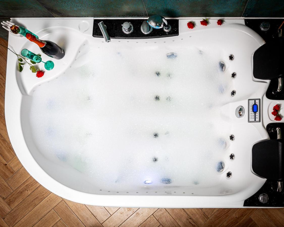 Jacuzzi&Bike Apartment, Krakow Bagian luar foto