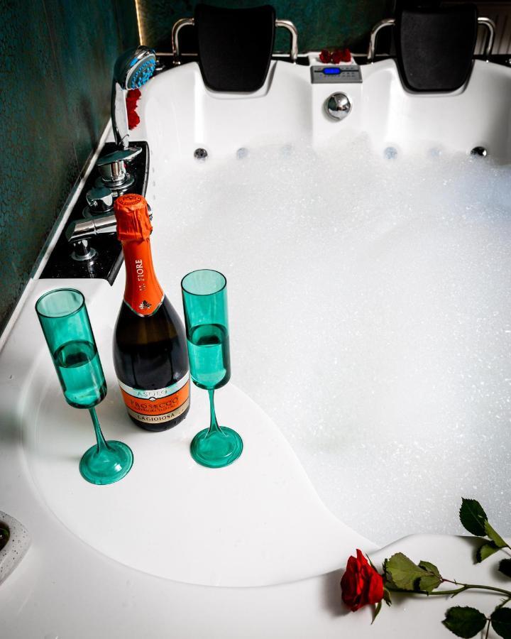 Jacuzzi&Bike Apartment, Krakow Bagian luar foto